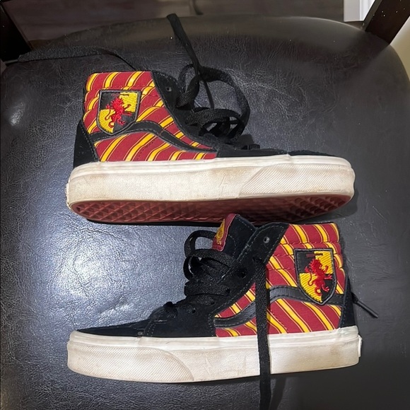 VANS Sk8-Hi Harry Potter Gryffindor Shoes Little Kids Size 1 Unisex - Picture 1 of 8